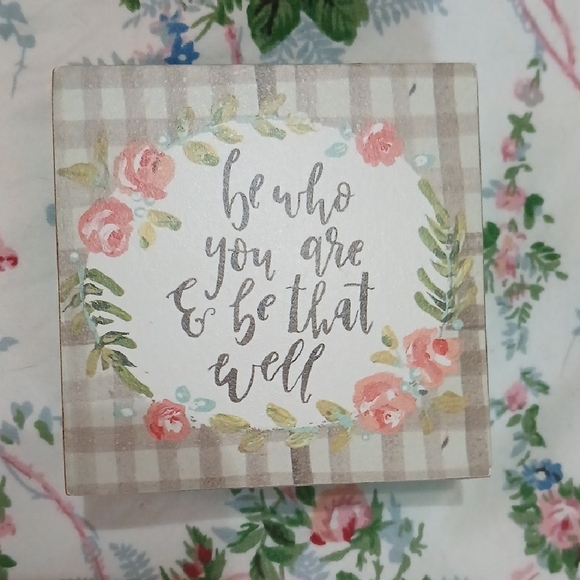 ♡"Be Who You Are" Quote Wood Square♡ - Picture 11 of 11